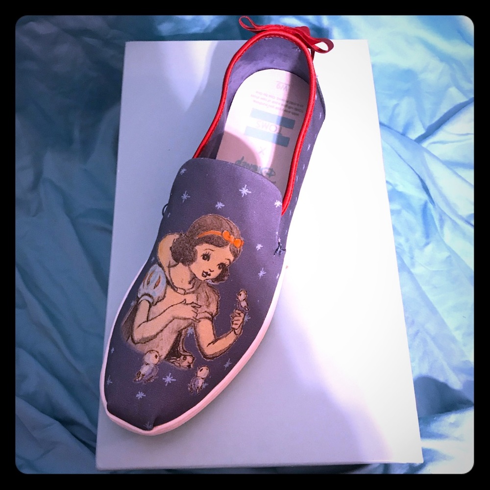 NEW Snow White Toms